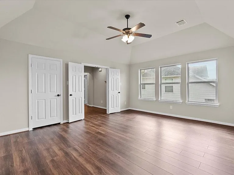 1117 Hancock Springs Ln — Photo 36