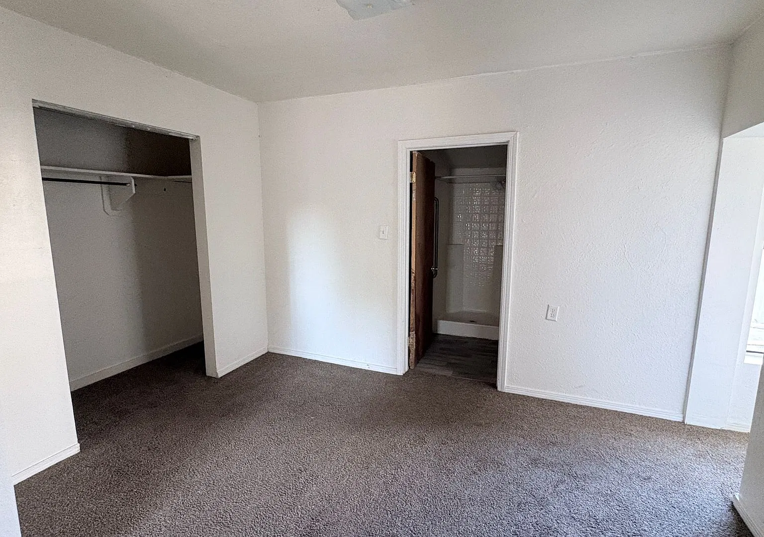 424 E 4th St — Photo 3