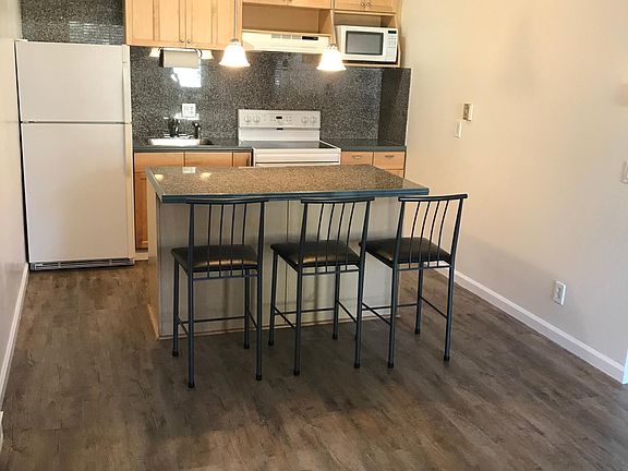 2nd image of 1126 Cherry Ave APT 76