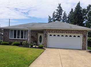 4 Round Trail Rd, Buffalo, NY 14218