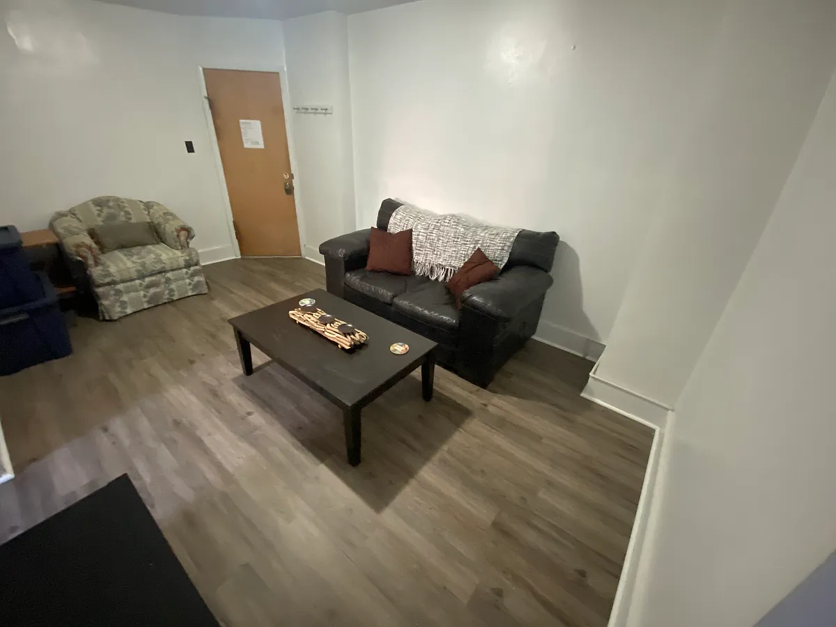 Building Photo - 619 Gompers Ave #2