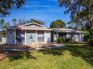 15911 J & J Dr, Tavares, FL 32778