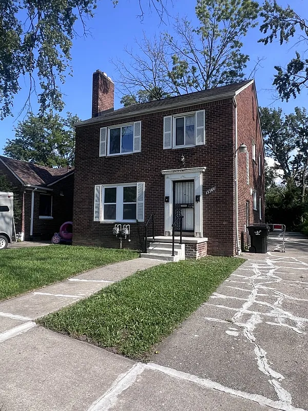 2 bed, 853 sqft, $1,050 — Photo 1