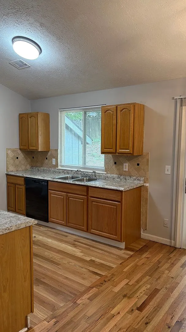 Now Accepting City Of Atlanta 3-Bedroom Housing Vouchers. — Photo 4