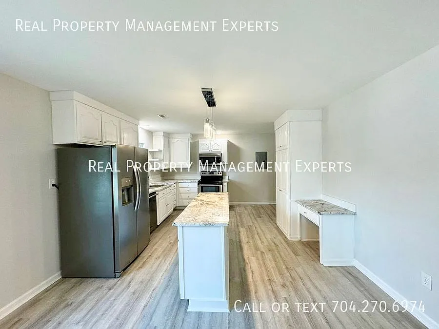 **Move In Special Charming 3 Bed 2 Bath Home In Kannapolis! — Photo 2