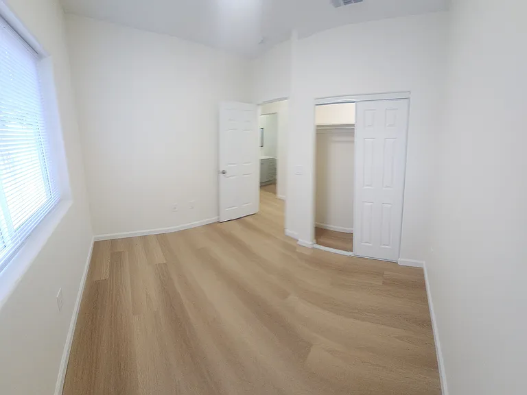 556 W Foothill Blvd — Photo 22