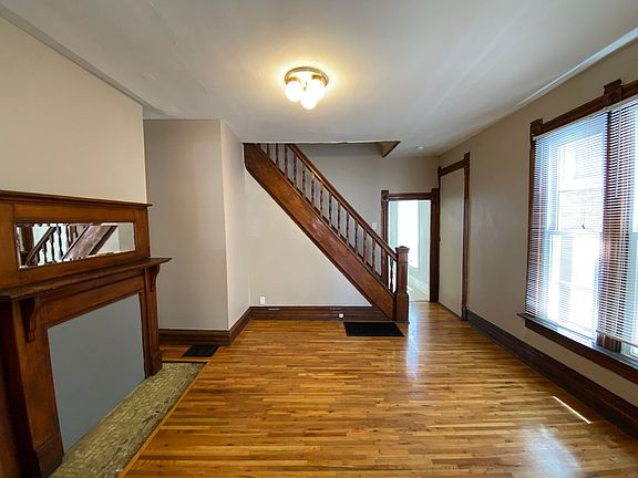 4th image of 227-229 W 8th Ave
