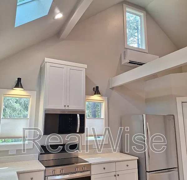 126 Strawberry Ln — Photo 7