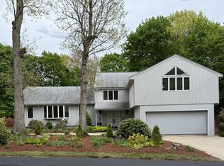 22 Phinney Rd, Lexington, MA 02421