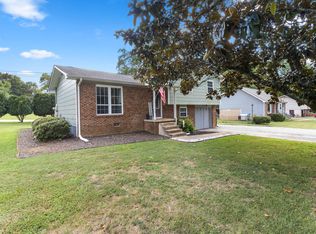 1744 Crabtree Rd, Hixson, TN 37343