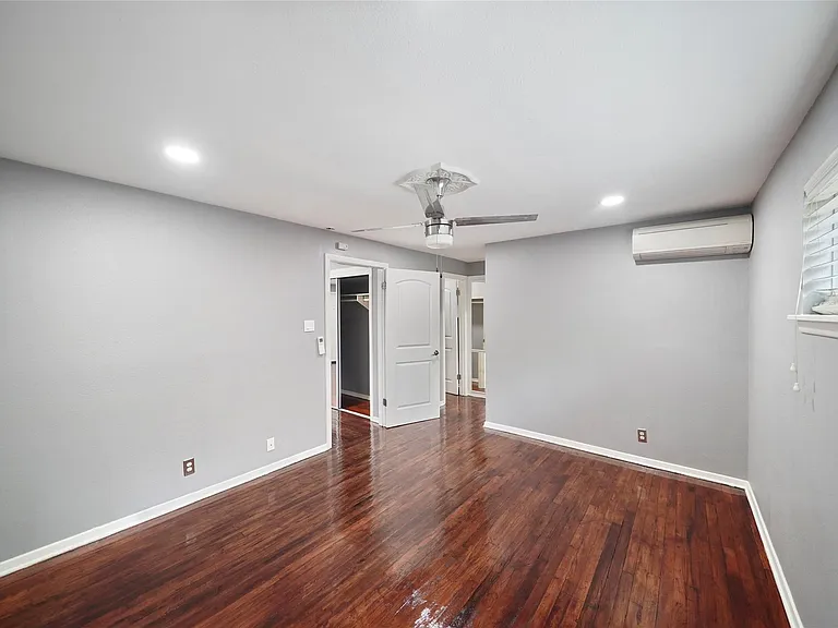 311 Hawthorne St #1 — Photo 15