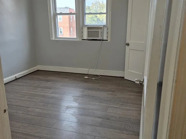 2863 Edgecombe Cir S — Photo 18
