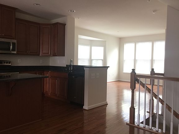 4th image of 9132 Landon House Ln