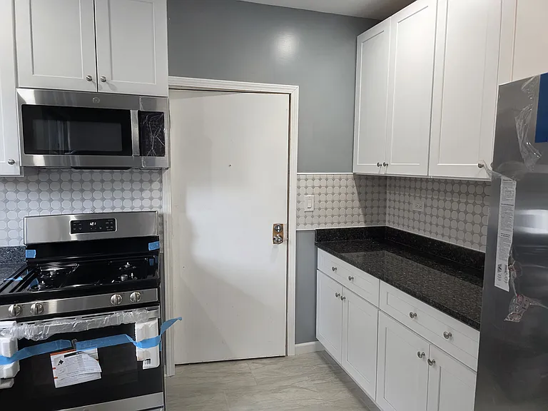 2054 E 69th St #1B — Photo 5
