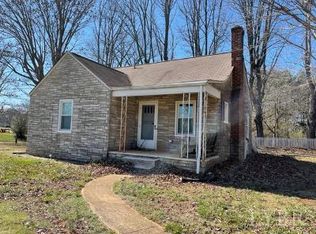 453 Highway View Rd, Hurt, VA 24563