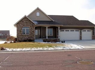 3013 Chaplin Dr, Milford, IA 51351