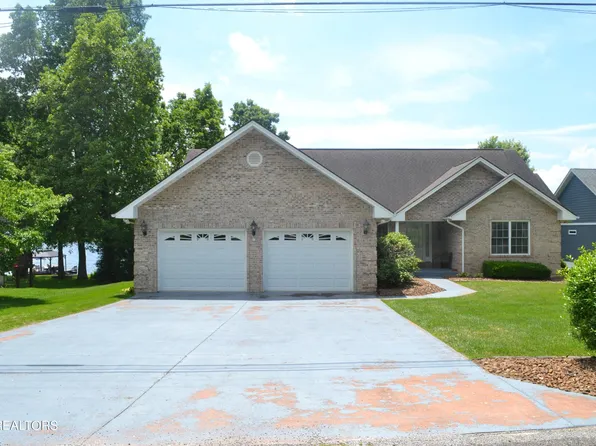 8413 Cherokee Trl, Crossville, TN 38572