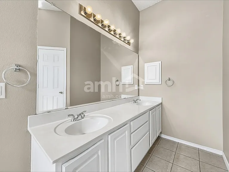 3809 Staghorn Cir N — Photo 11