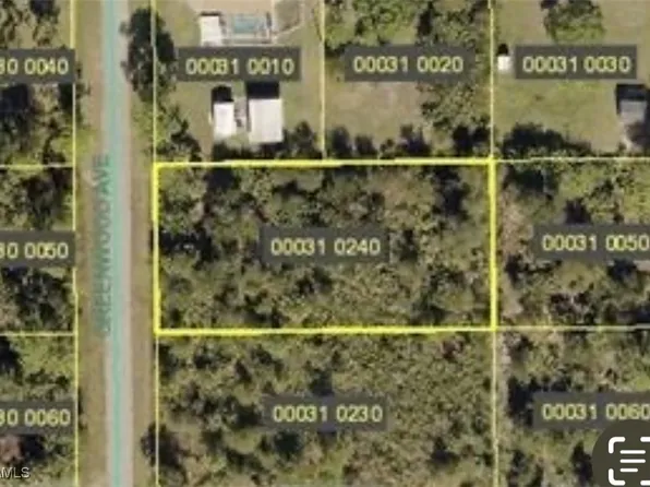 618 Greenwood Ave, Lehigh Acres, FL 33972