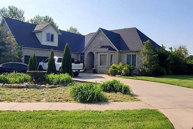 1st image of 1204 Cedar Crest Dr