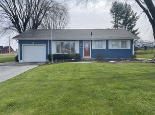 1074 W Lakeshore SE, Hebron, OH 43025