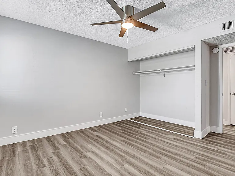 3600 University Center Dr — Photo 14