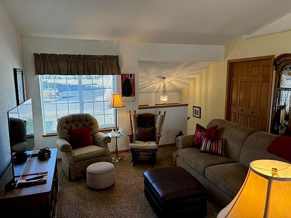 5th image of 4532 Woodgate Dr