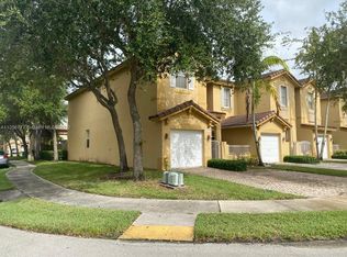 6325 SW 165th Pl, Miami, FL 33193