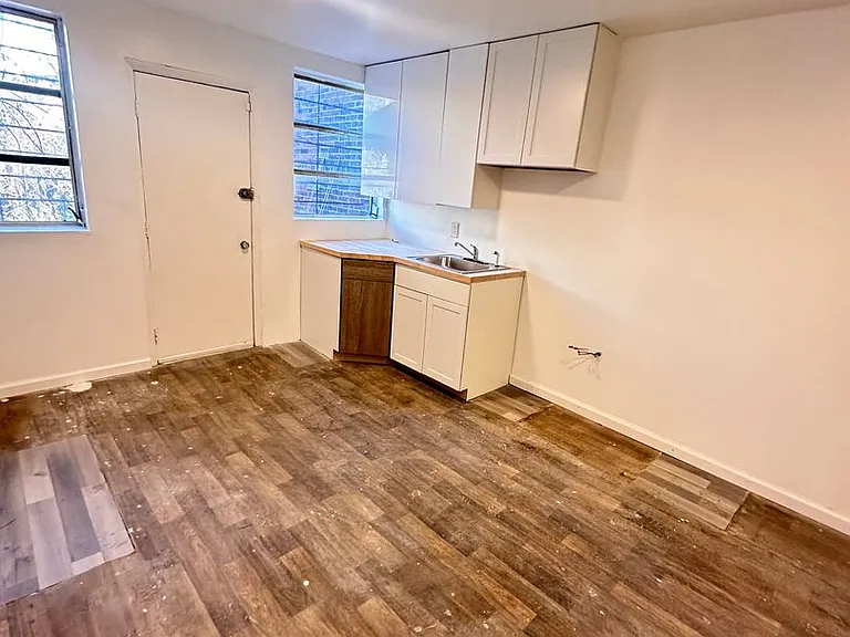 5023 Walnut Street — Photo 1