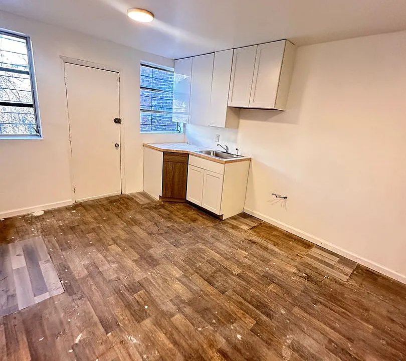 5023 Walnut Street