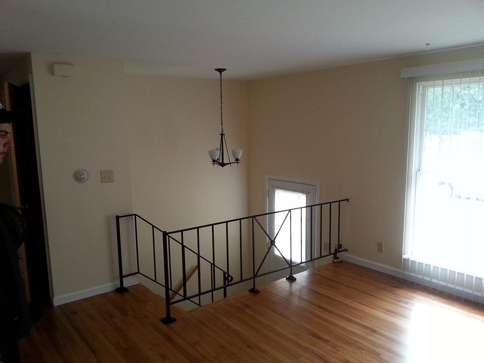 Living Room to Entry