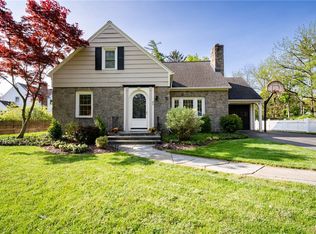 45 Stonybrook Dr, Rochester, NY 14618