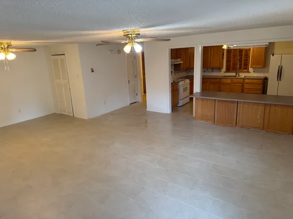 2400 Avonhill Dr, Arlington, TX 76015