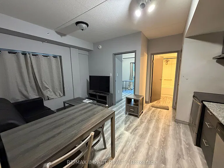 275 Larch St #B04 — Photo 4
