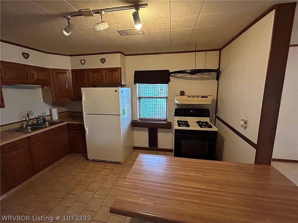 2nd image of 454 Rudy Rd