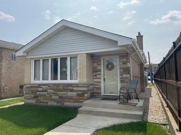 3951 W 57th St, Chicago, IL 60629