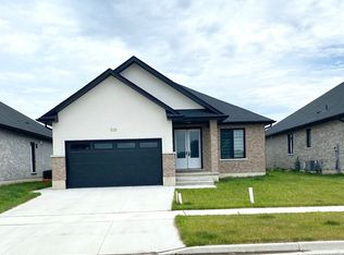 320 Stathis Blvd, Sarnia, ON N7S 5T5