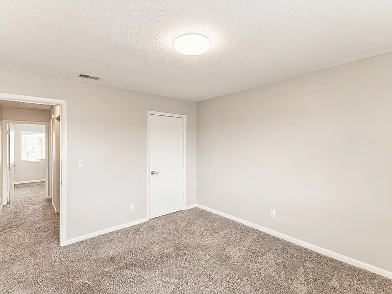 Dover Glen Apartments — Photo 16