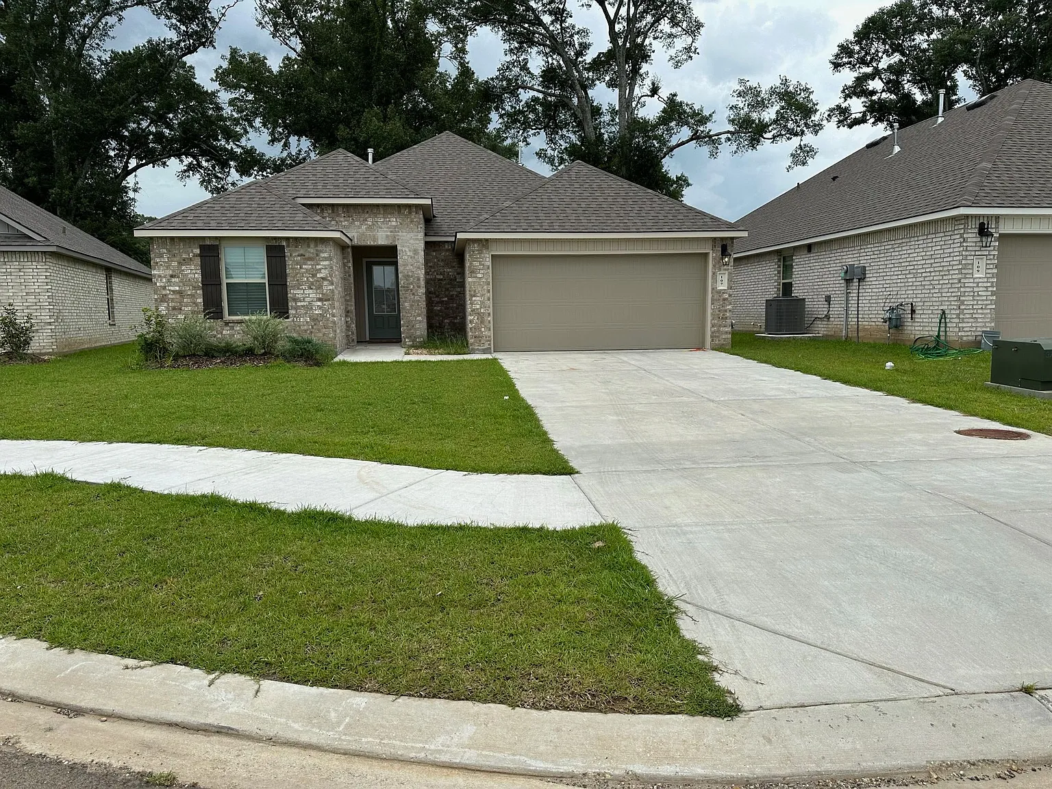 107 White Pine Dr — Photo 2