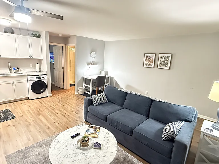 2736 Frankfort Ave #202 — Photo 9