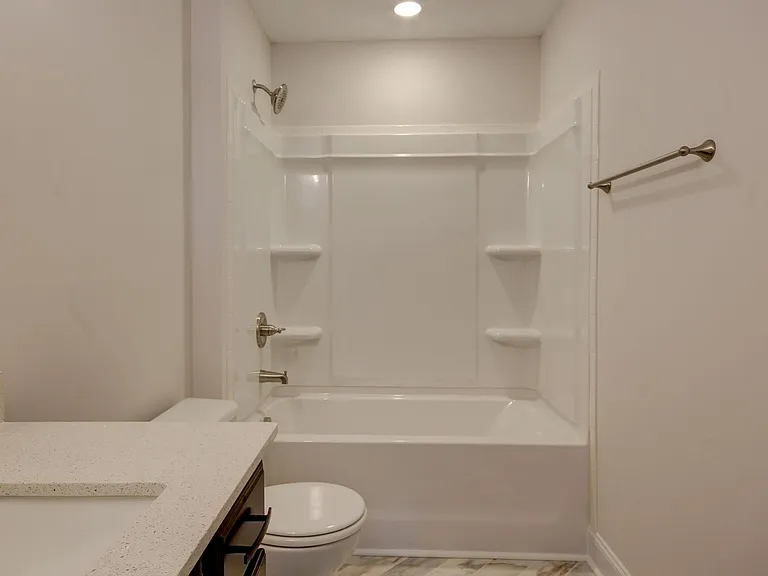 196 Donegal Dr — Photo 20