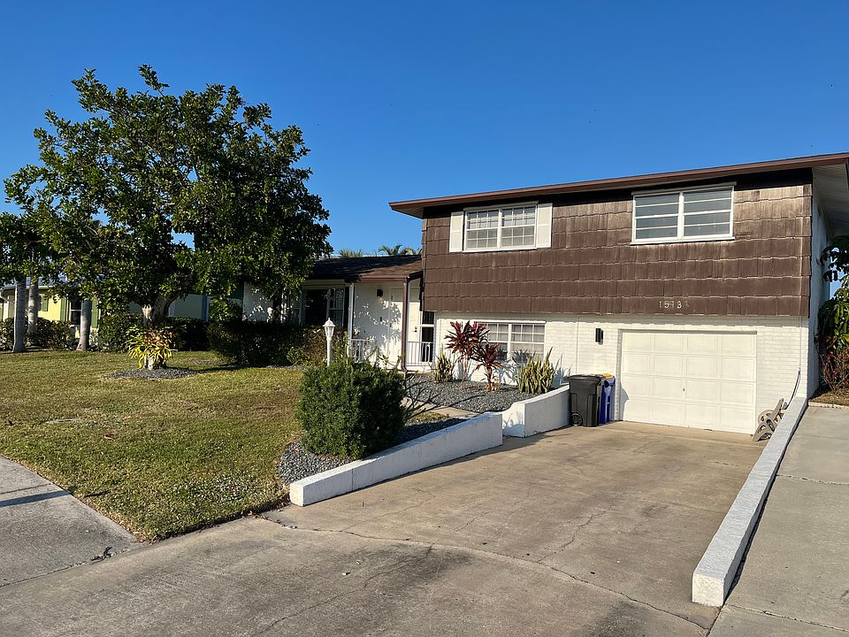 1st image of 1513 NE 24th St