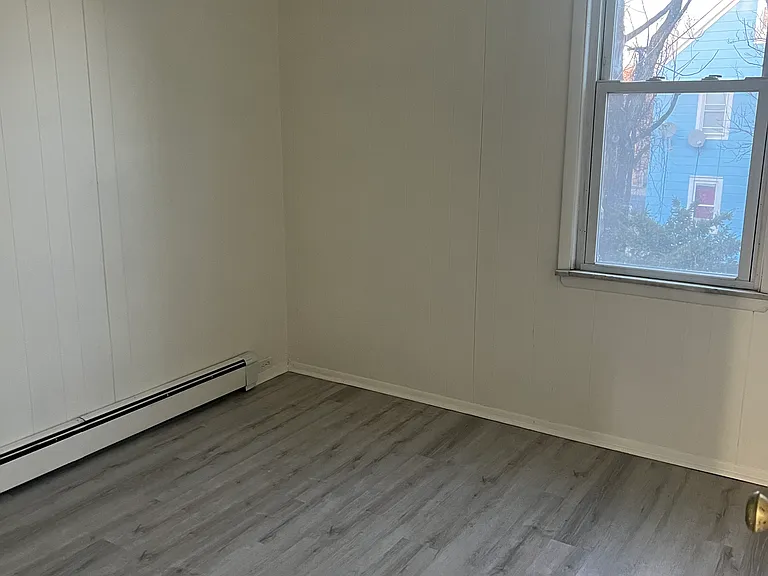 25 Arthur St #2 — Photo 4