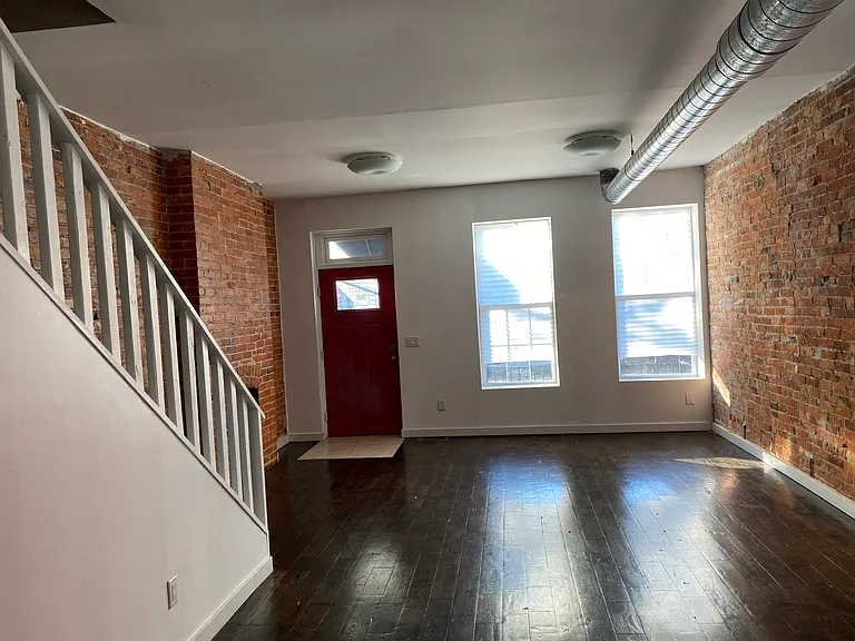 880-894 Oak St #880 — Photo 35