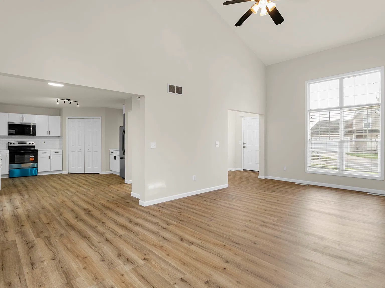 3 bed, 1746 sqft, $3,250 — Photo 4