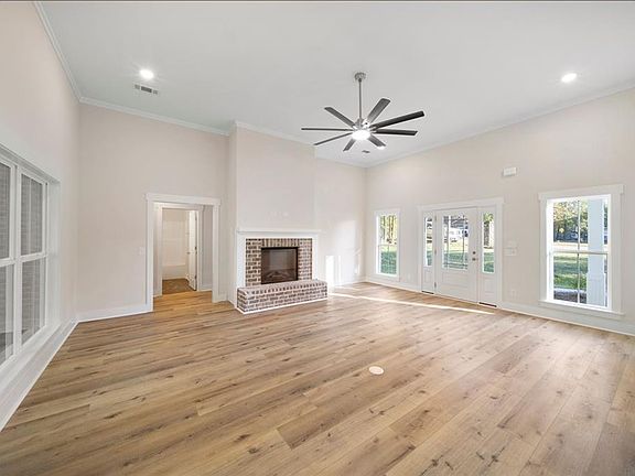 4th image of 84 Lee Road 451