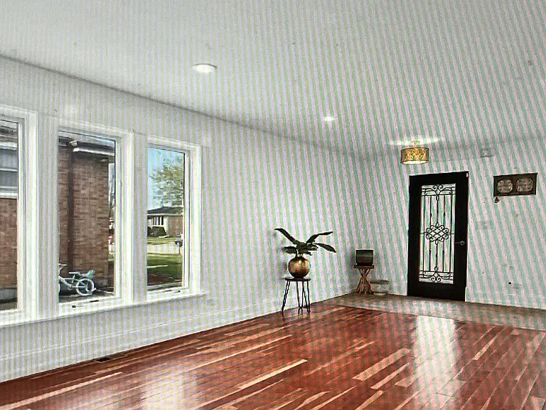 7807 Nagle Ave — Photo 7