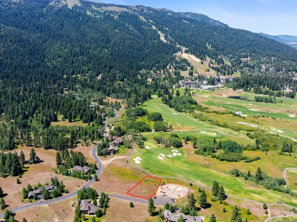 60 Azure Ct, Cascade, ID 83611