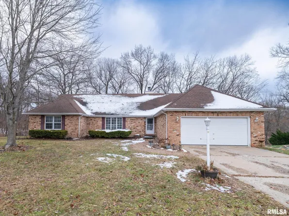 221 Warrior Way, Metamora, IL 61548