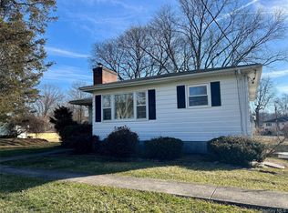 34 Cross St, New Windsor, NY 12553